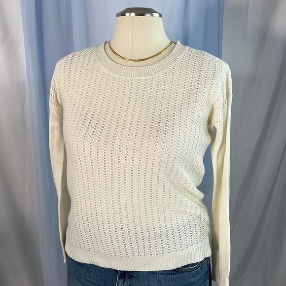 Van Heusen Sweaters - Van Heusen long sleeve ivory crew neck lightweight pullover sweater small